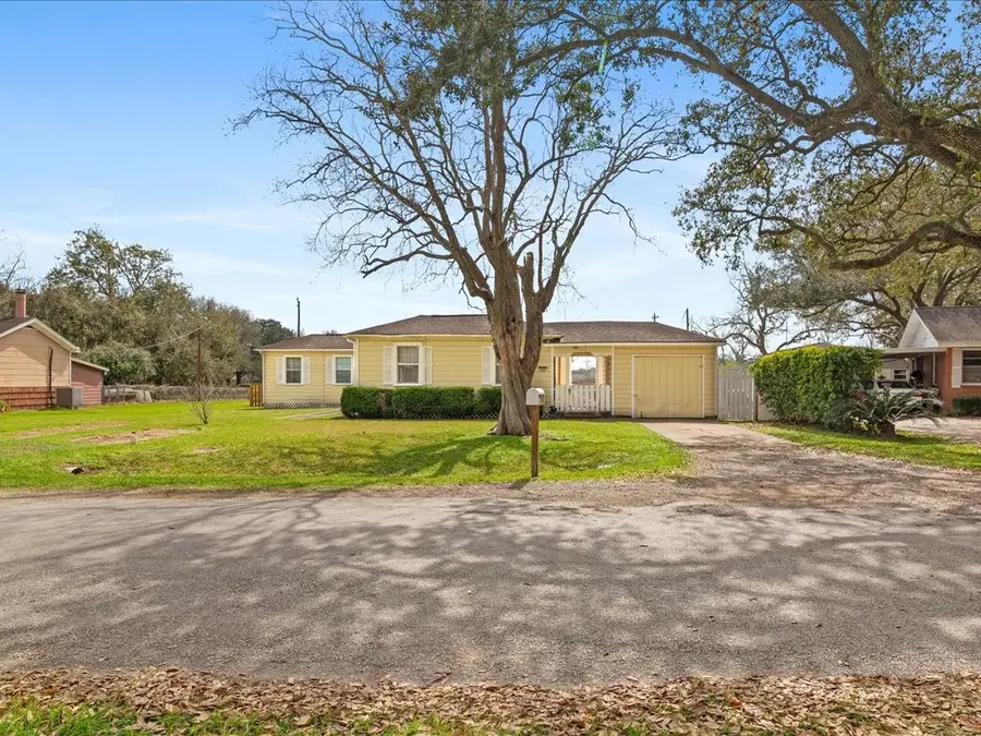 518 Sunny Lane, Wharton, TX 77488 - #2