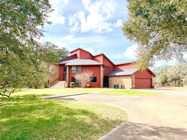 10211 State Highway 35 N, Van Vleck, TX 77482