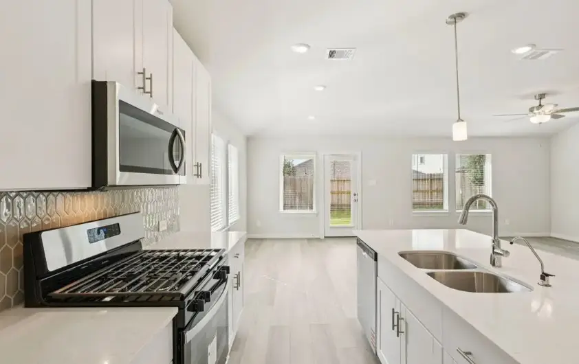 31109 De La Guerra Street, Conroe, TX 77336 - Image #2