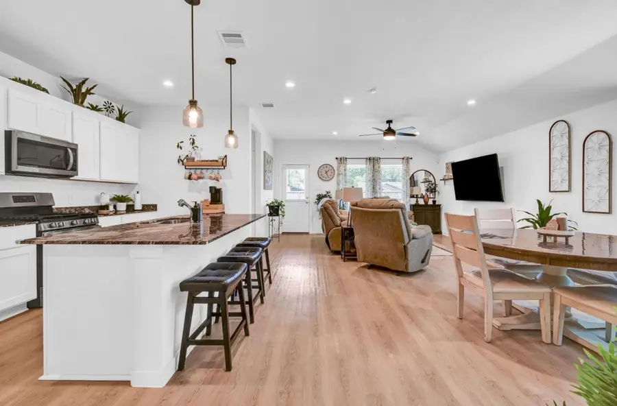328 Amy Street, Angleton, TX 77515 - #2