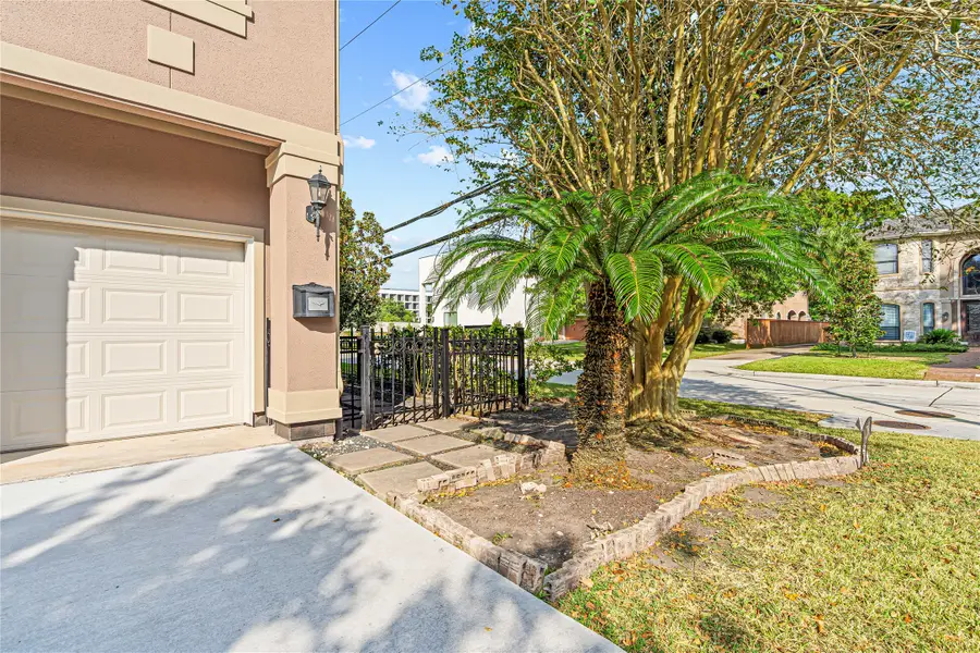 112 White Drive, Bellaire, TX 77401 - Image #2