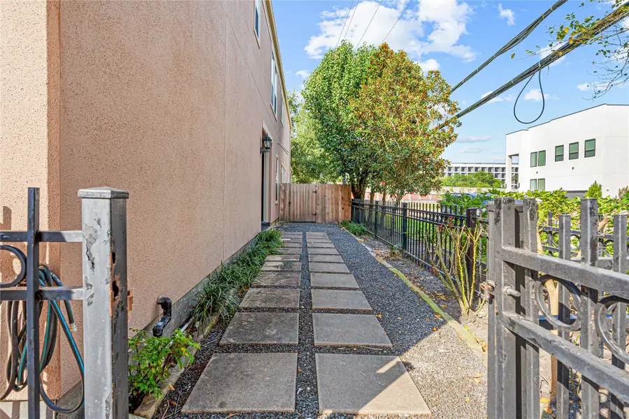 112 White Drive, Bellaire, TX 77401 - Image #3