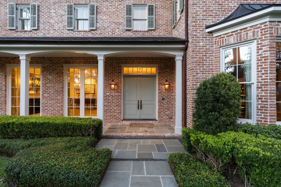 8 Tokeneke Trail, Houston, TX 77024 - Image #2