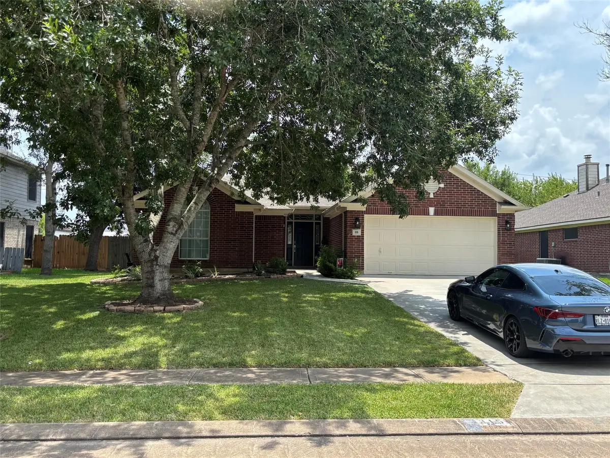 115 Papaya Street, Lake Jackson, TX 77566 - #1