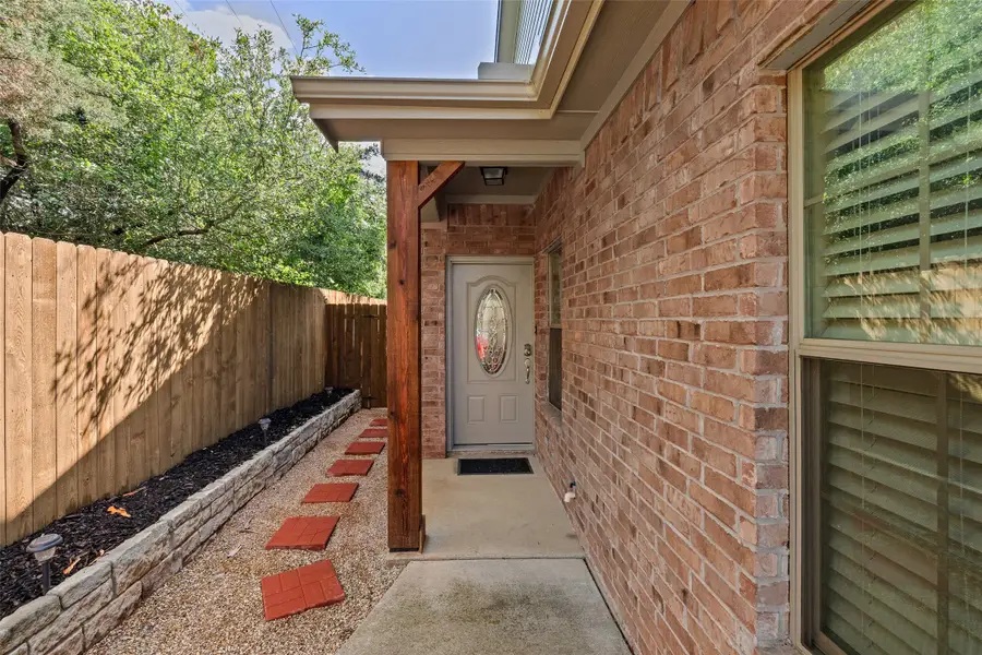 201 Chelsea Court, Granbury, TX 76049 - #2