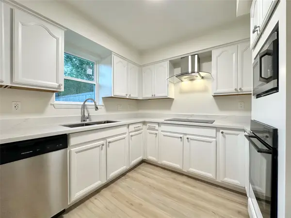 9539 Beverlyhill Street, Houston, TX 77063
