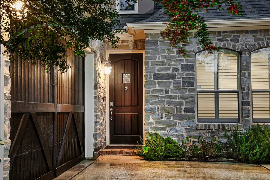 22 Mill Point Place, The Woodlands, TX 77380 - #3