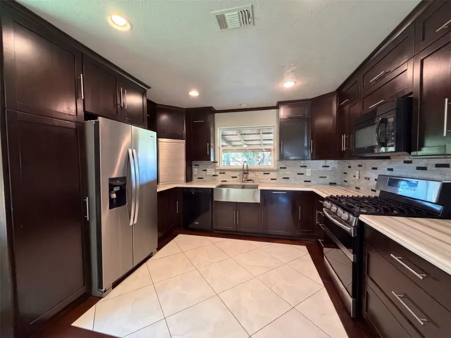 4750 Backenberry Drive, Friendswood, TX 77546 - #2