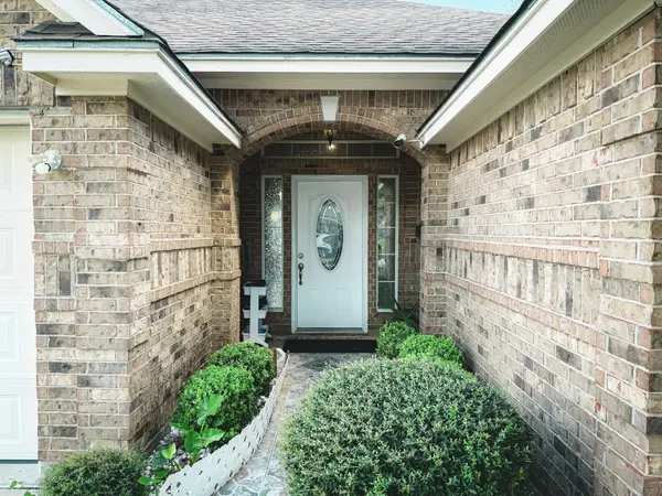 1102 N Shepherd Drive, Baytown, TX 77520