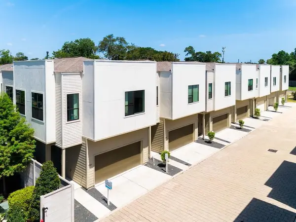 618 Thornton Oaks Lane, Houston, TX 77018