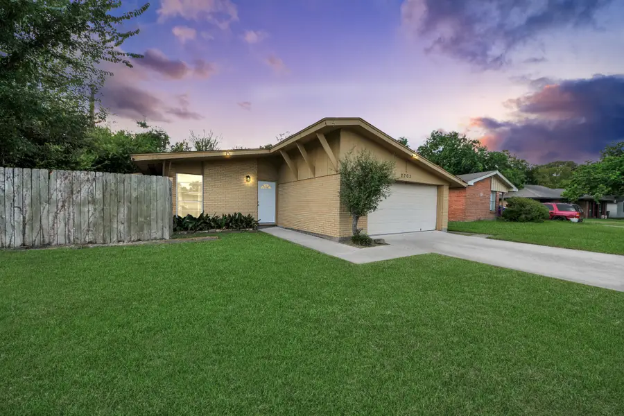 2703 Knotty Oaks Trail, Houston, TX 77045 - #2