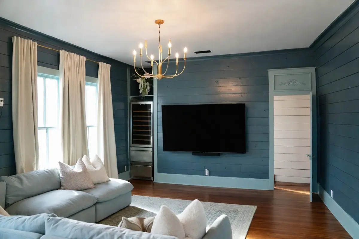 409 E Morgan Avenue, Cuero, TX 77954 - Image #1