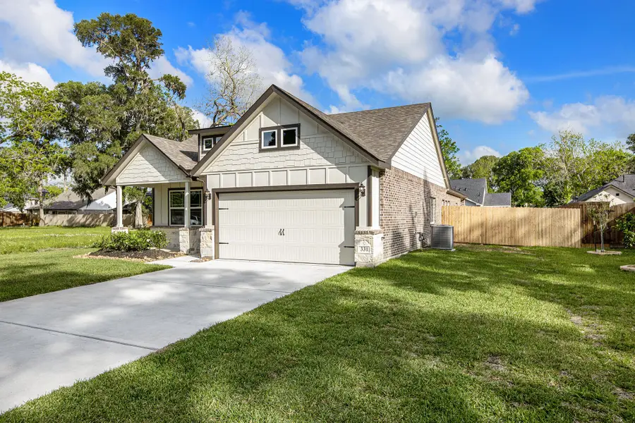 331 Woodhaven Drive, West Columbia, TX 77486 - Image #3