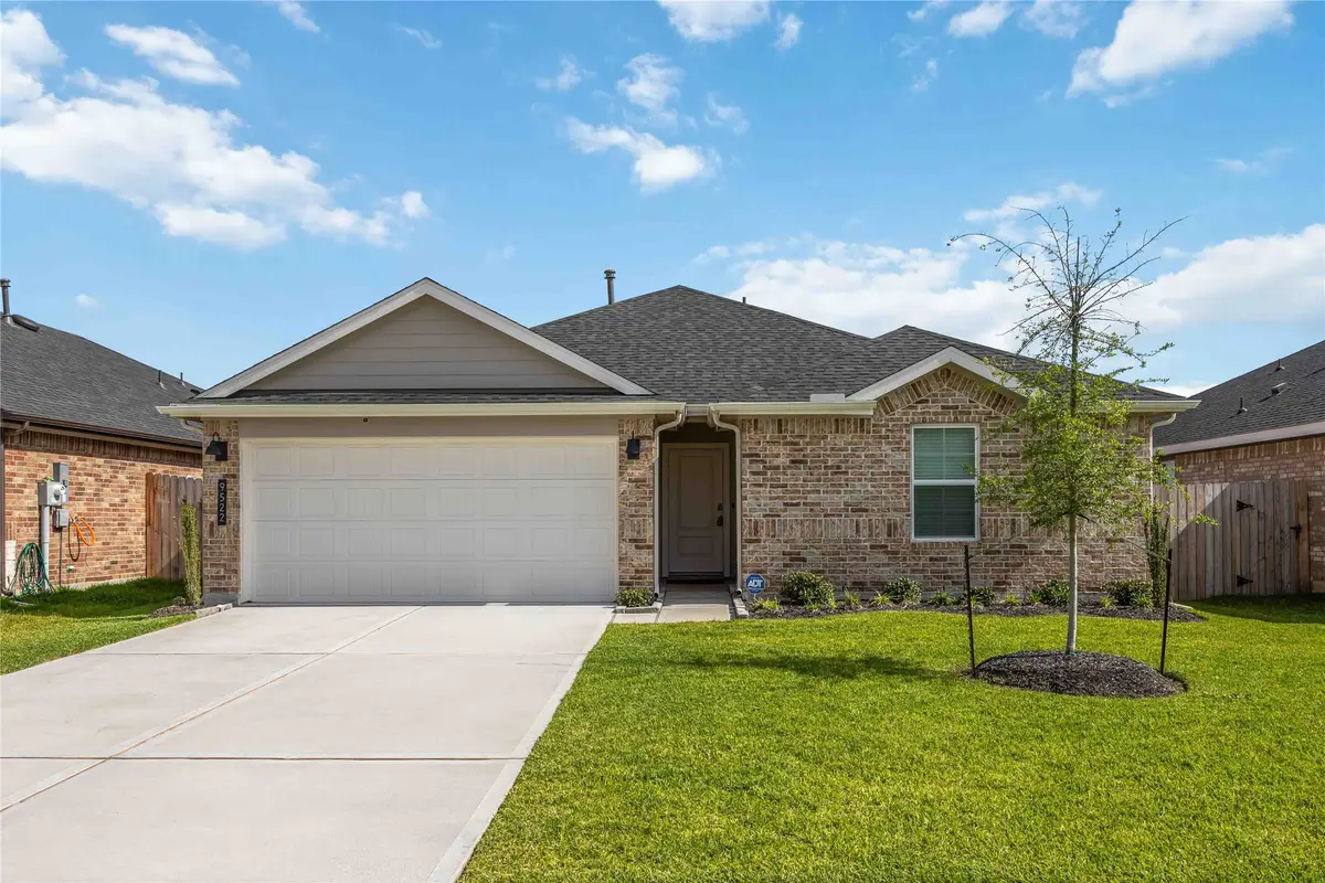 9522 Wall Street, Texas City, TX 77591 - #1