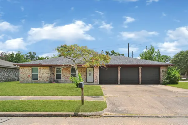 5225 Creekview Drive, La Porte, TX 77571