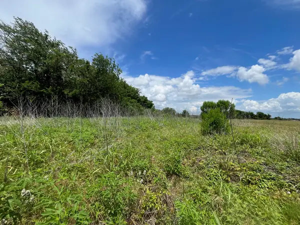 636 Fm 2436, La Grange, TX 78945