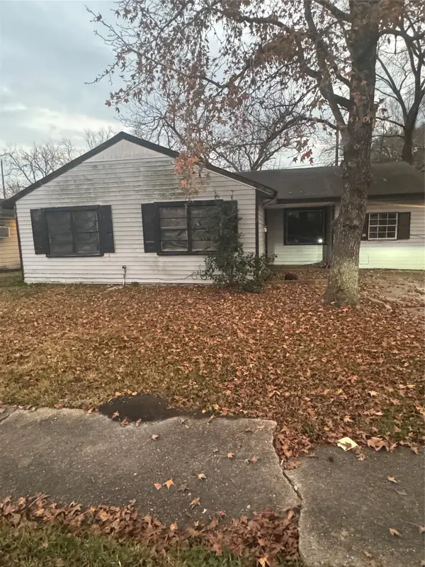 5326 Kenilwood Drive, Houston, TX 77033