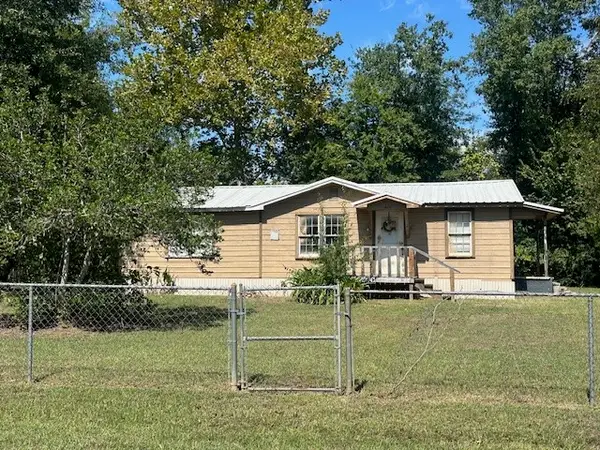 410 E Gregg Street, Mount Enterprise, TX 75681