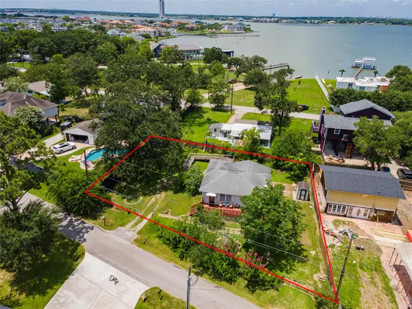 1912 E Winn Street, Kemah, TX 77565