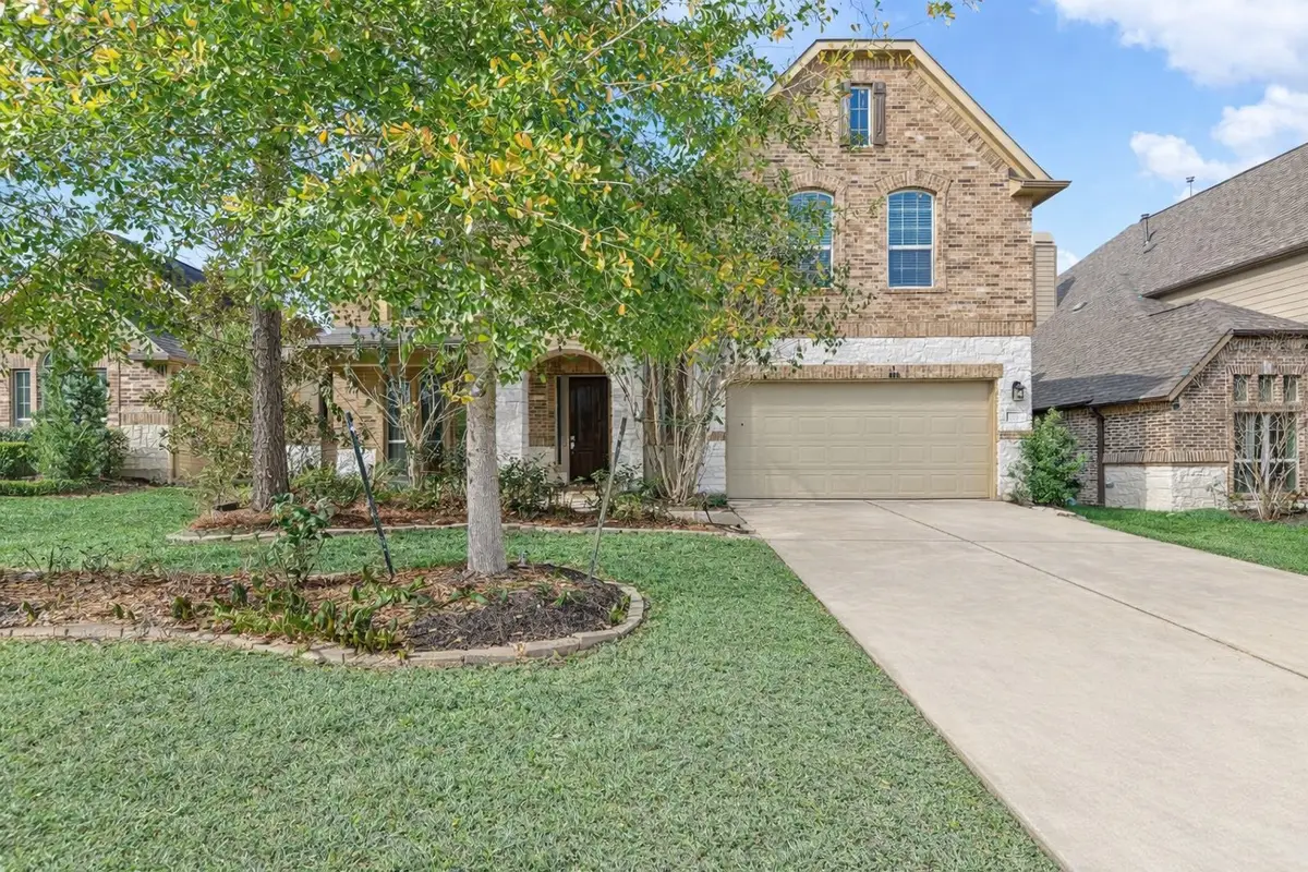 35 N Wheatleigh Drive, Tomball, TX 77375 - Image #1