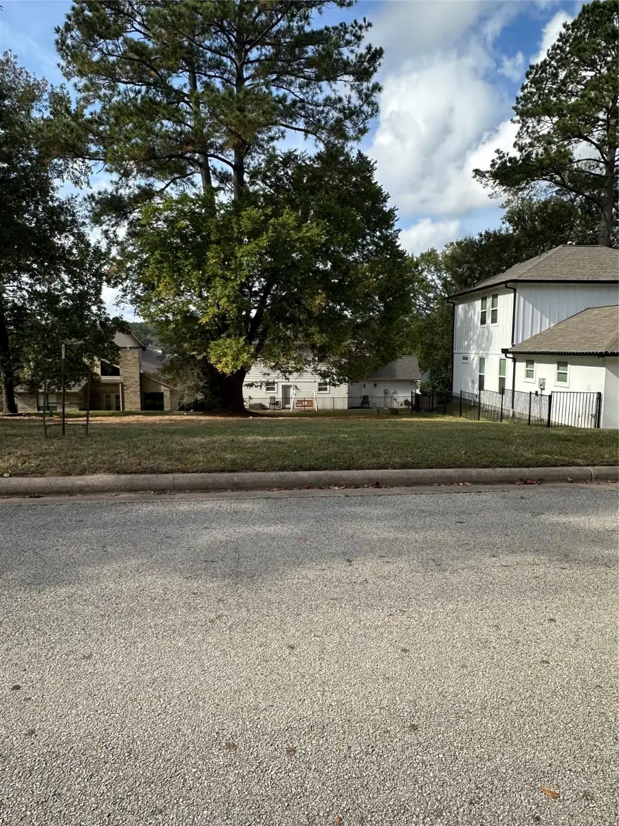 652 Cherry Hills Drive, Huntsville, TX 77340 - Image #3