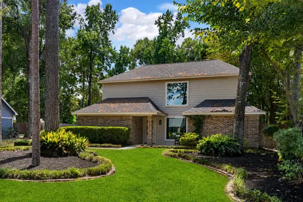 21 Wakerobin Court, The Woodlands, TX 77380