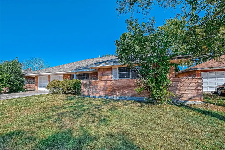 2946 Dragonwick Drive, Houston, TX 77045 - Image #2