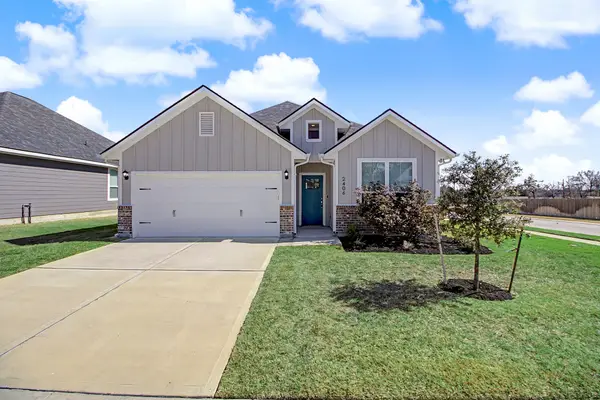 2406 Lightfoot Lane, Bryan, TX 77803