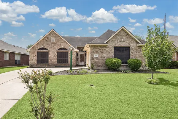 2726 N Larkspur Circle, Pearland, TX 77584