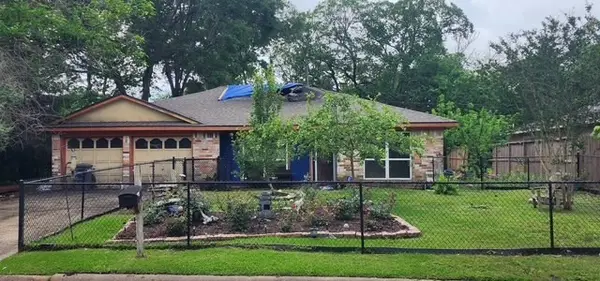 8719 James Lane, Hitchcock, TX 77563