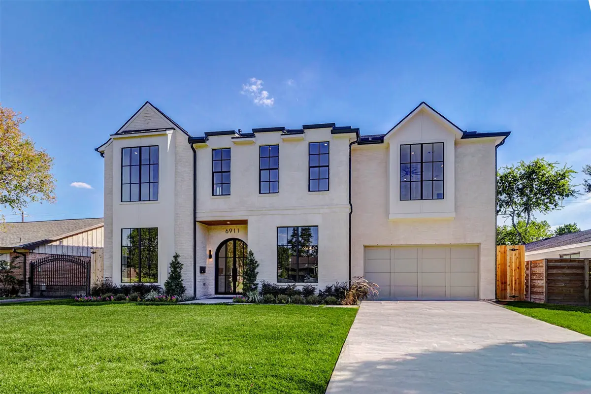 6911 Hartland Avenue, Houston, TX 77055 - Image #1