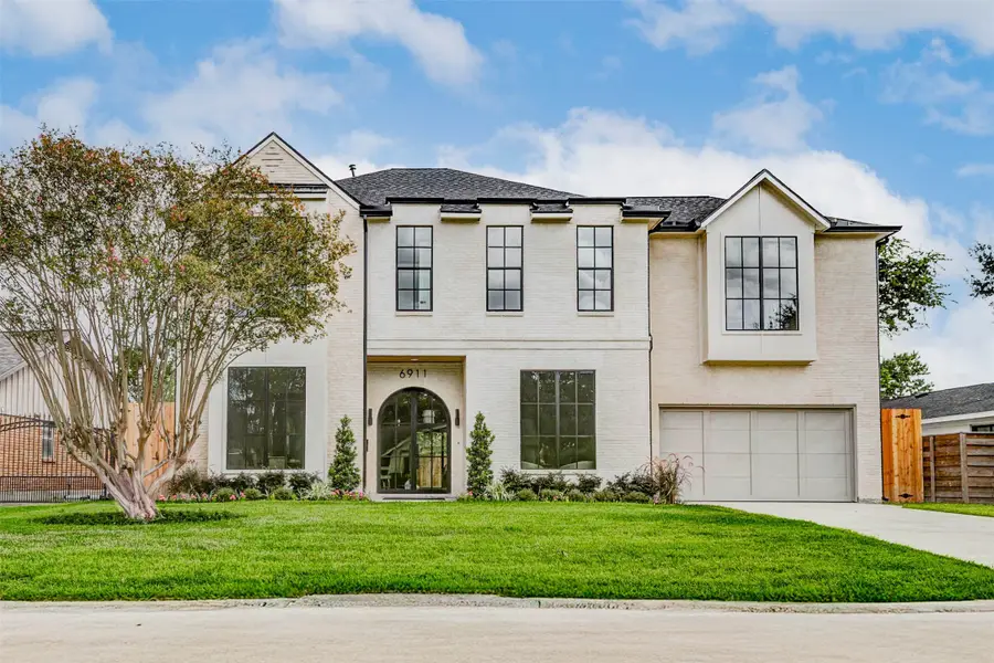 6911 Hartland Avenue, Houston, TX 77055 - Image #2