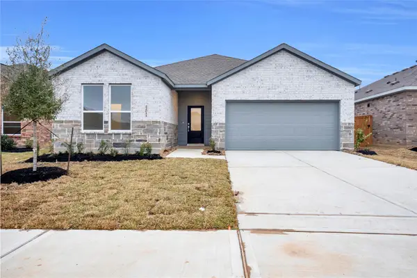 1910 Starlight Street, Angleton, TX 77515
