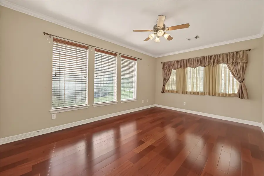 2562 Estrada Drive, League City, TX 77573 - Image #3