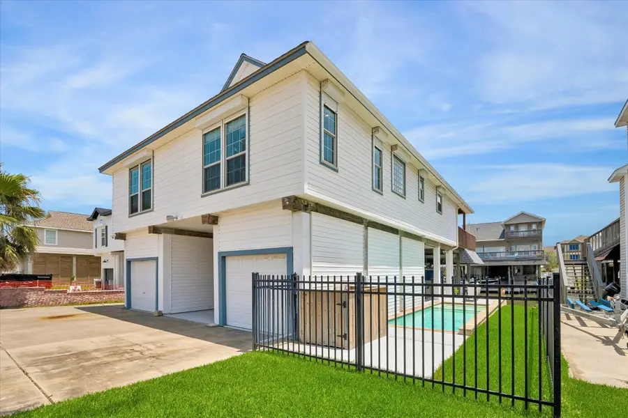506 Westerly Drive, Tiki Island, TX 77554 - #3