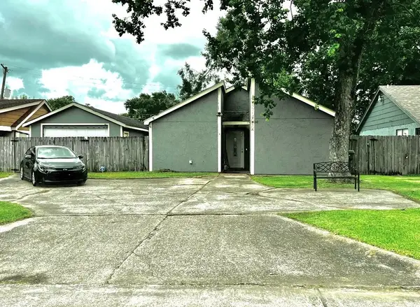 3870 Heatherwood Drive, Beaumont, TX 77706