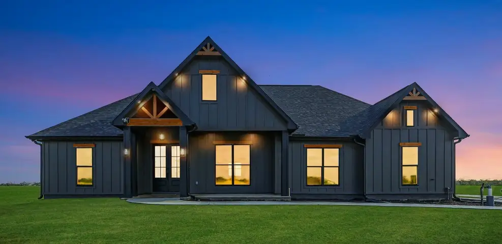 643 Chuckwagon Trail, Angleton, TX 77515 - #1