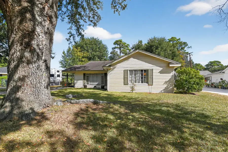 2850 Lakeview Circle, Beaumont, TX 77703 - Image #3