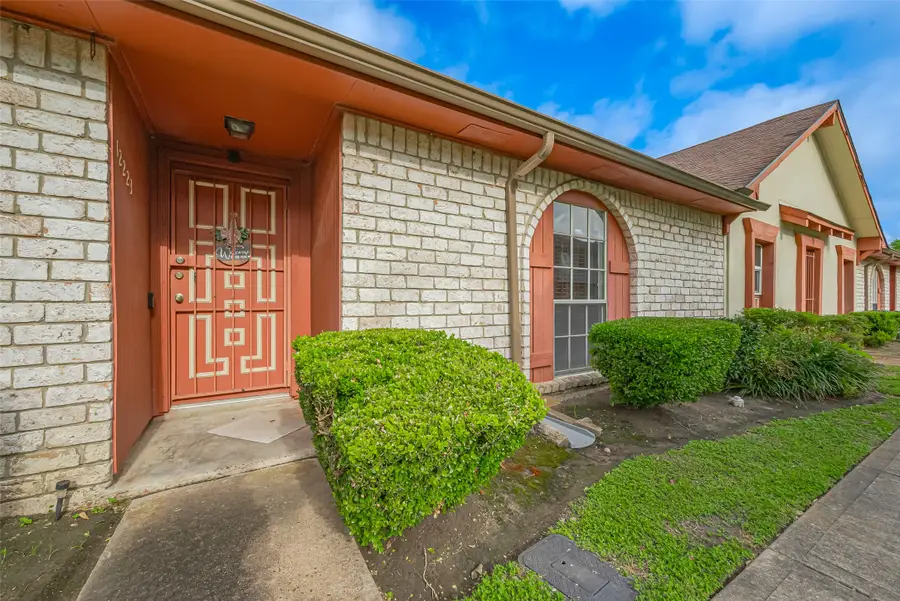 12223 Sharpview Drive, Houston, TX 77072 - Image #3