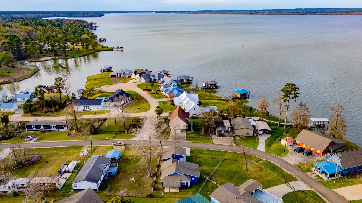 400 E Woodland Shores Drive, Point Blank, TX 77364 - Image #1