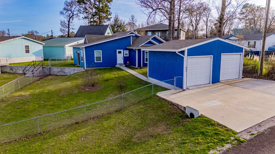 400 E Woodland Shores Drive, Point Blank, TX 77364 - Image #2