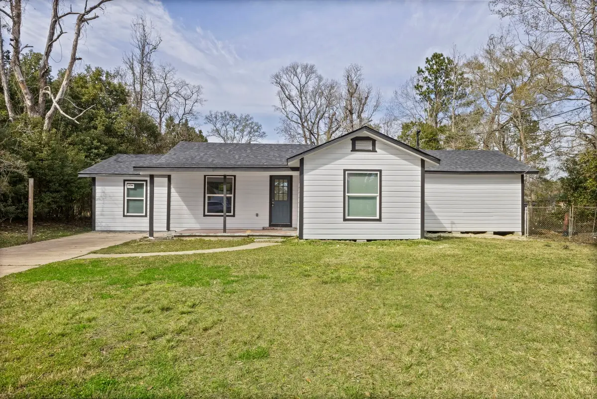 370 W Bolivar Street, Vidor, TX 77662 - #1