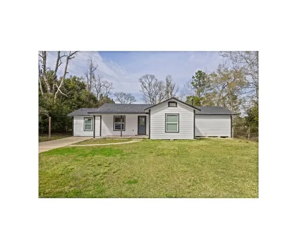 370 W Bolivar Street, Vidor, TX 77662