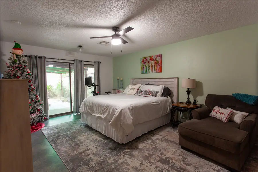 222 Mayfair Circle, Wharton, TX 77488 - Image #2