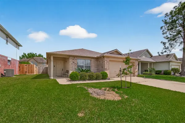 3107 Centennial Village Drive, Pearland, TX 77584