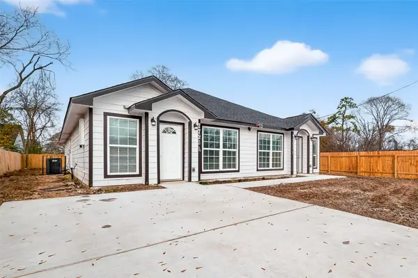 7725 Hoffman Street #A B, Houston, TX 77016