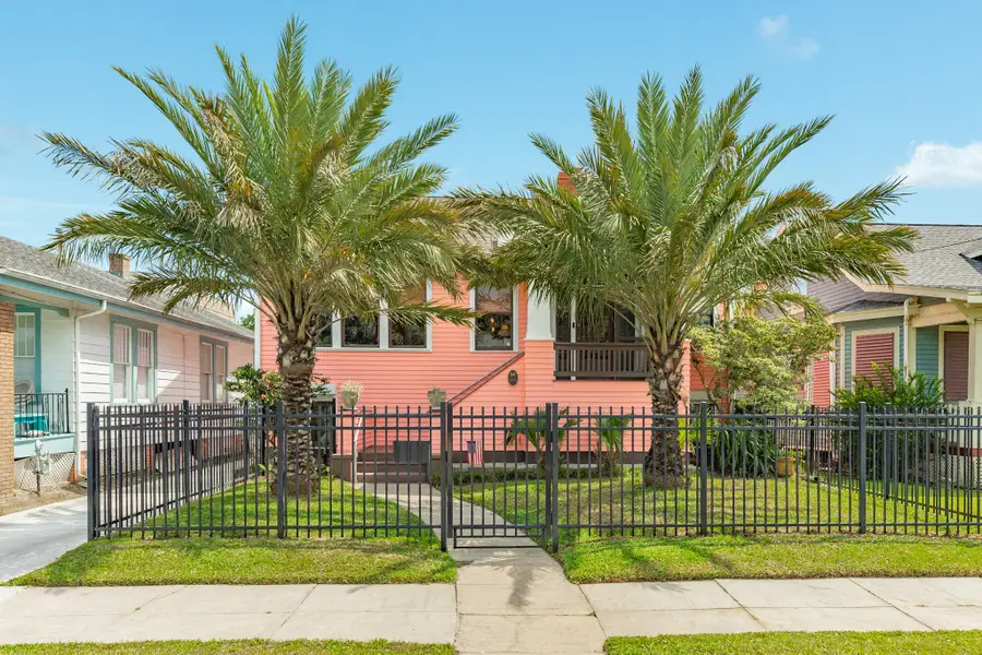 3911 Avenue R 1/2, Galveston, TX 77550 - #2