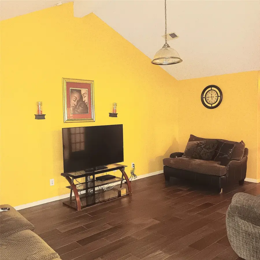 818 Marigold Road, Baytown, TX 77521 - Image #2