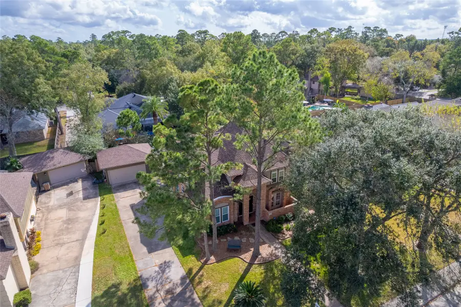 614 Olde Oaks Drive, Dickinson, TX 77539 - Image #3