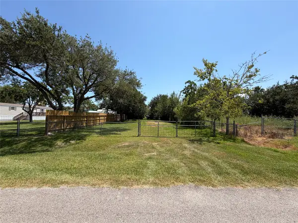 1029 8th Street, Dickinson, TX 77539